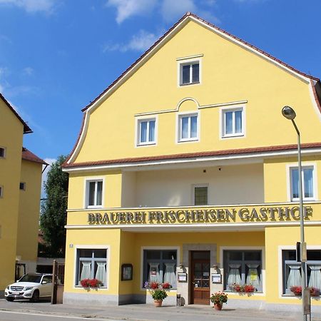 Brauerei Und Gasthof Frischeisen 凯尔海姆 外观 照片