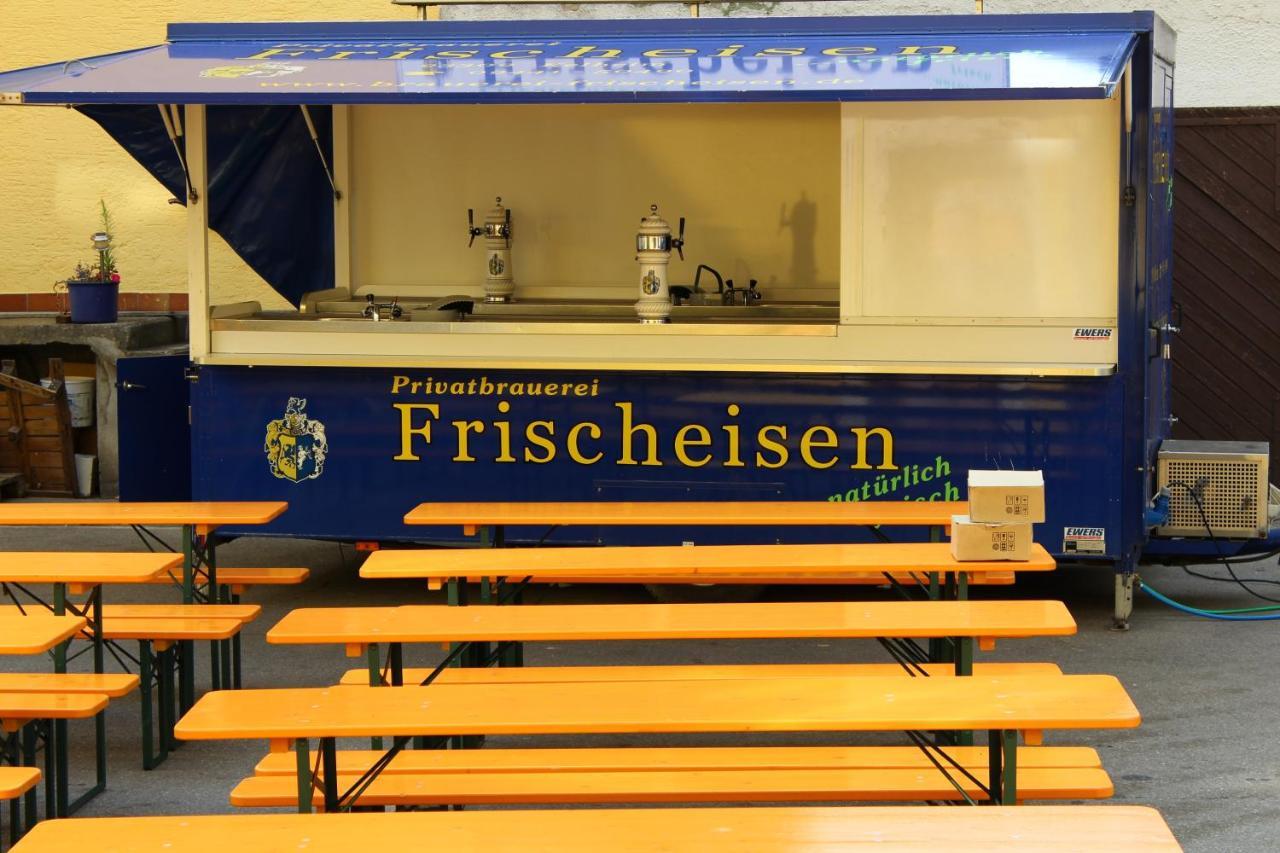 Brauerei Und Gasthof Frischeisen 凯尔海姆 外观 照片
